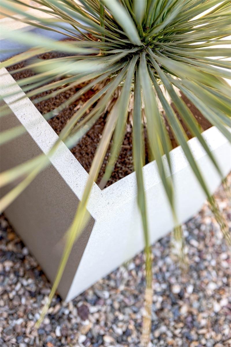 Pot Grigo Cube Antique White – Luxe en stijlvol voor jouw tuin